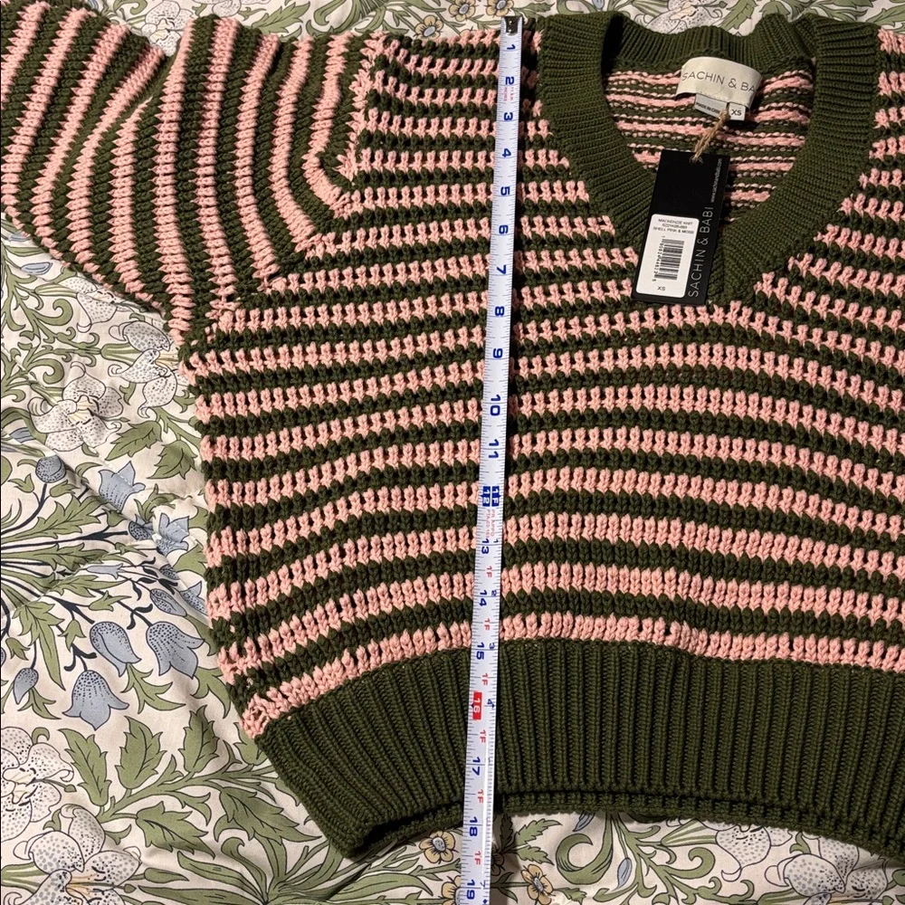 Sachin + Babi Green & Pink V-Neck Balloon Sleeve Cropped Oversized Sweater XS